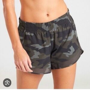 Athleta Printed Mesh Racer Run Shorts Medium